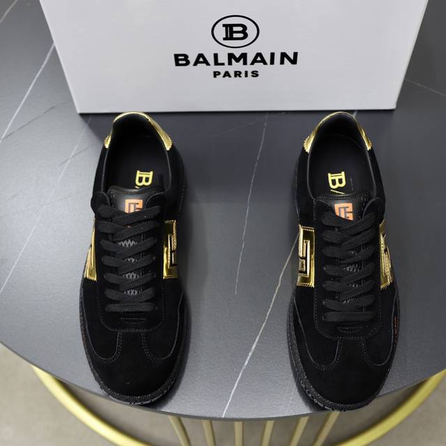 实价 Balmain巴尔曼b-Skate运动鞋 B-Skate 多材质拼接撞色运动鞋 ，鞋面饰有黑色鞋带，皮革拼接鞋舌点缀 Balmain 徽标， Tpu 鞋底